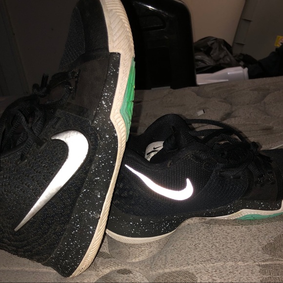 Kyrie basketball shoes!!! - Picture 2 of 5